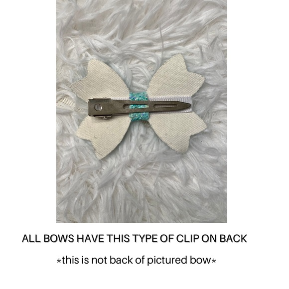 Luca Bow - Picture 2 of 2